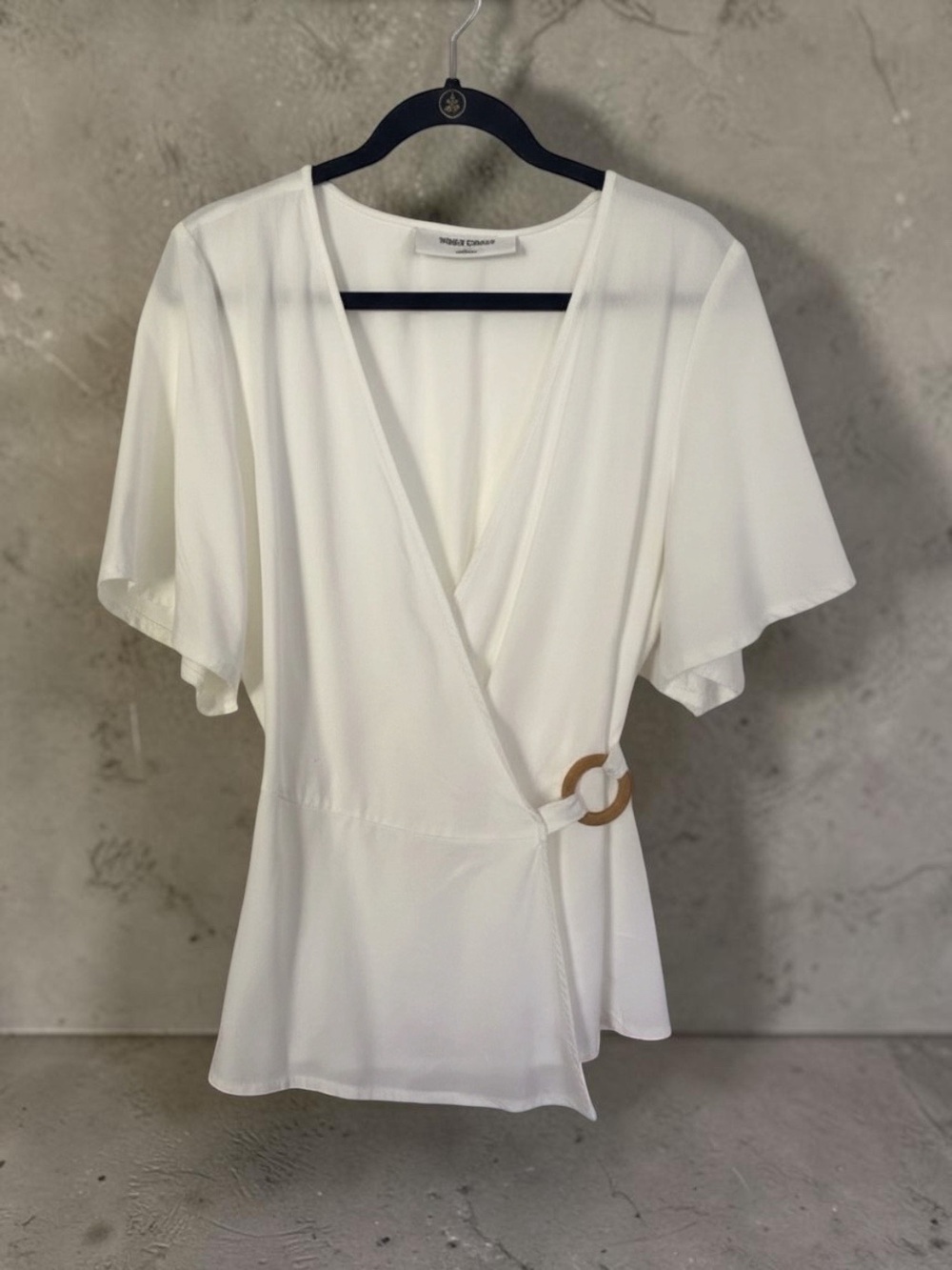 Inner Circle, Women sheer Wrap Top. Cream, XL, 100% Lyocell.